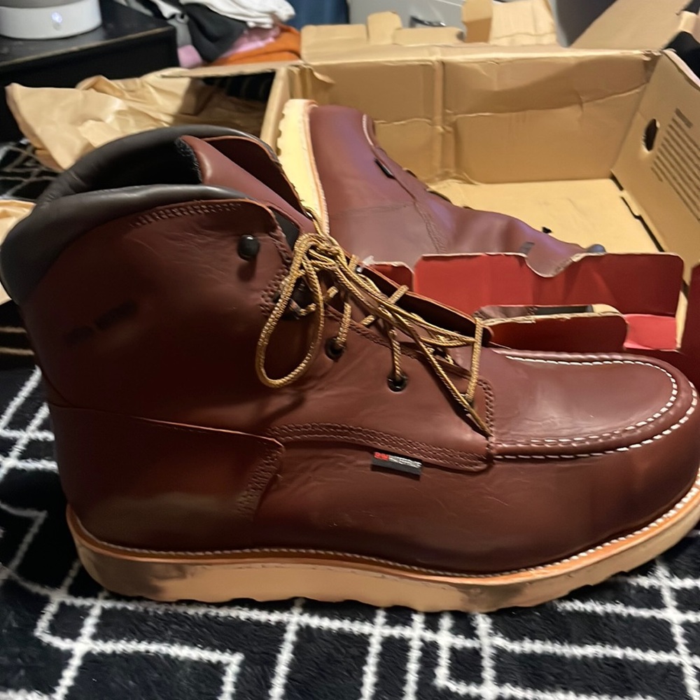 Men's red wing shoes